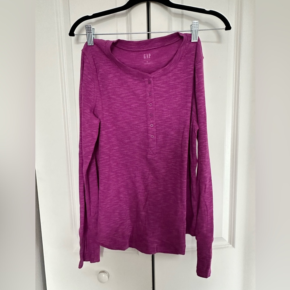Gap long sleeve